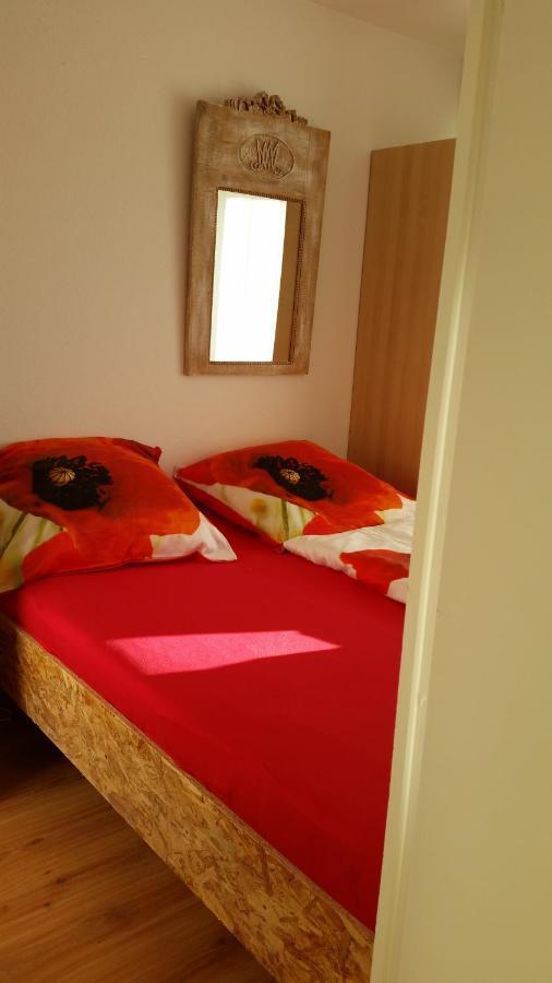 Zum Wohlfuehlen Ferienwohnung Fuer Max 5 Erwachsene Und 1 Kind, Schwimmbad Vor Der Tuer, Tiere Erlaubt Sierksdorf Bagian luar foto