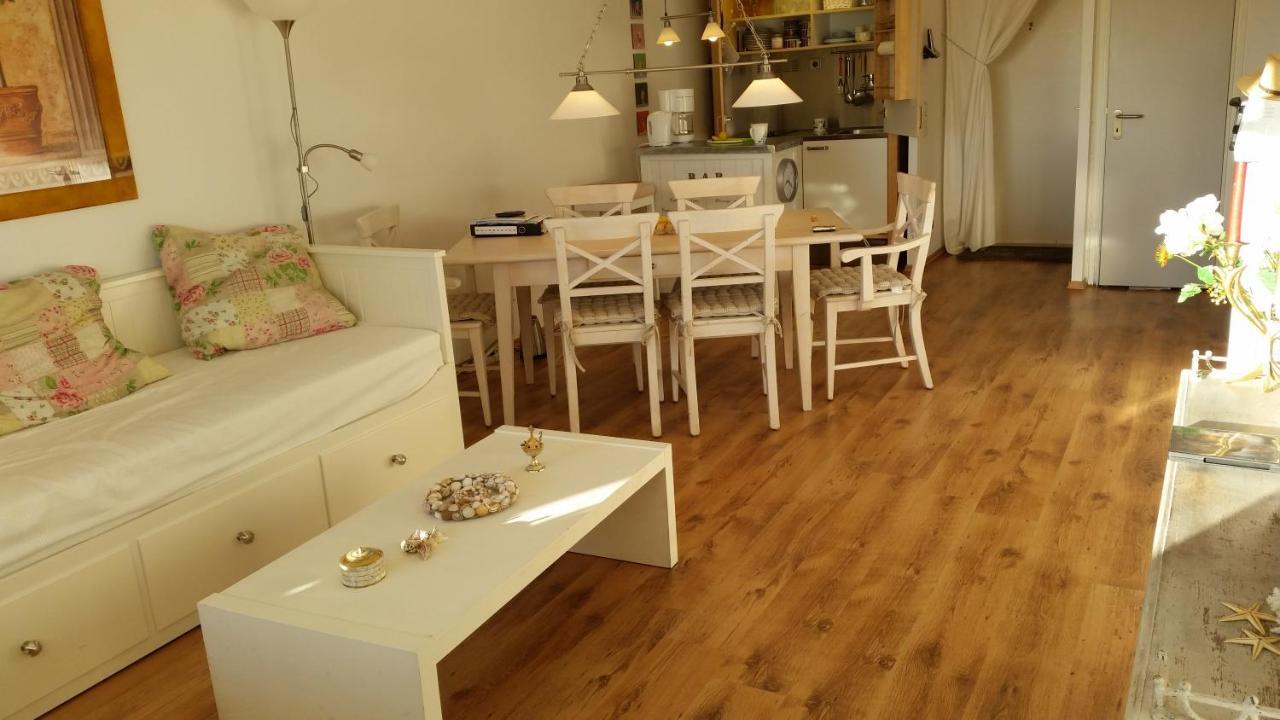 Zum Wohlfuehlen Ferienwohnung Fuer Max 5 Erwachsene Und 1 Kind, Schwimmbad Vor Der Tuer, Tiere Erlaubt Sierksdorf Bagian luar foto